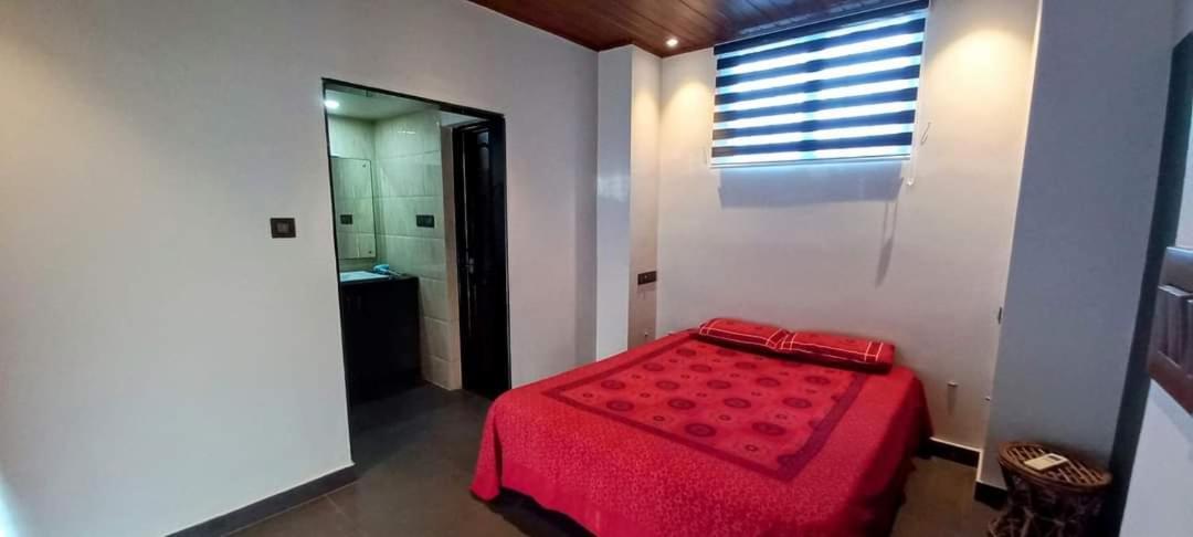 Bed and Breakfast Pearl Spot Недумбассери Экстерьер фото