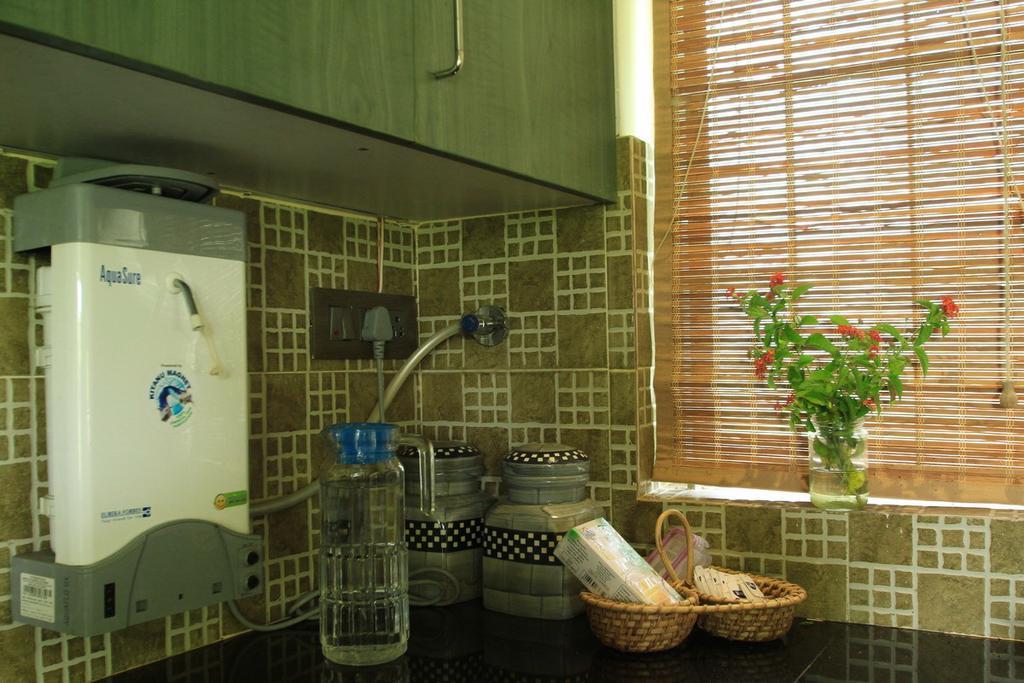Bed and Breakfast Pearl Spot Недумбассери Экстерьер фото